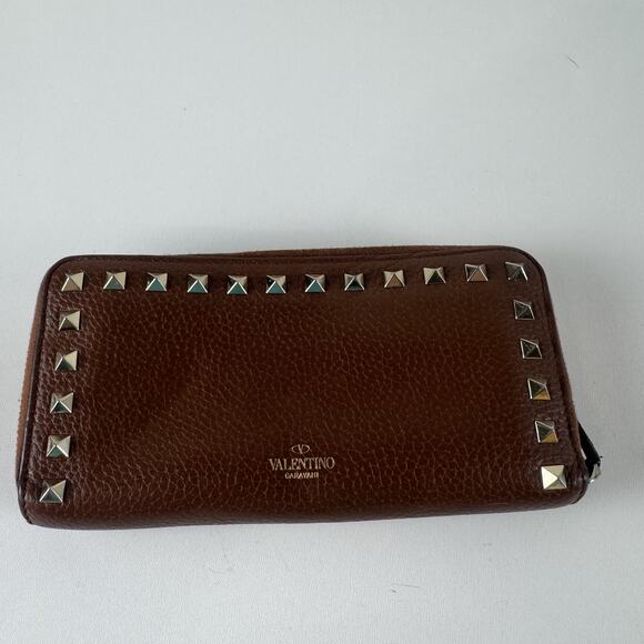 Valentino Garavani Wallet Womens Brown Leather Studded Zip Around Wristlet Italy - Picture 16 of 16